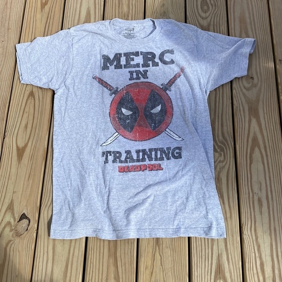 Marvel Other - 🍍MARVEL DEADPOOL T SHIRT🍍SIZE LARGE🍍H-6